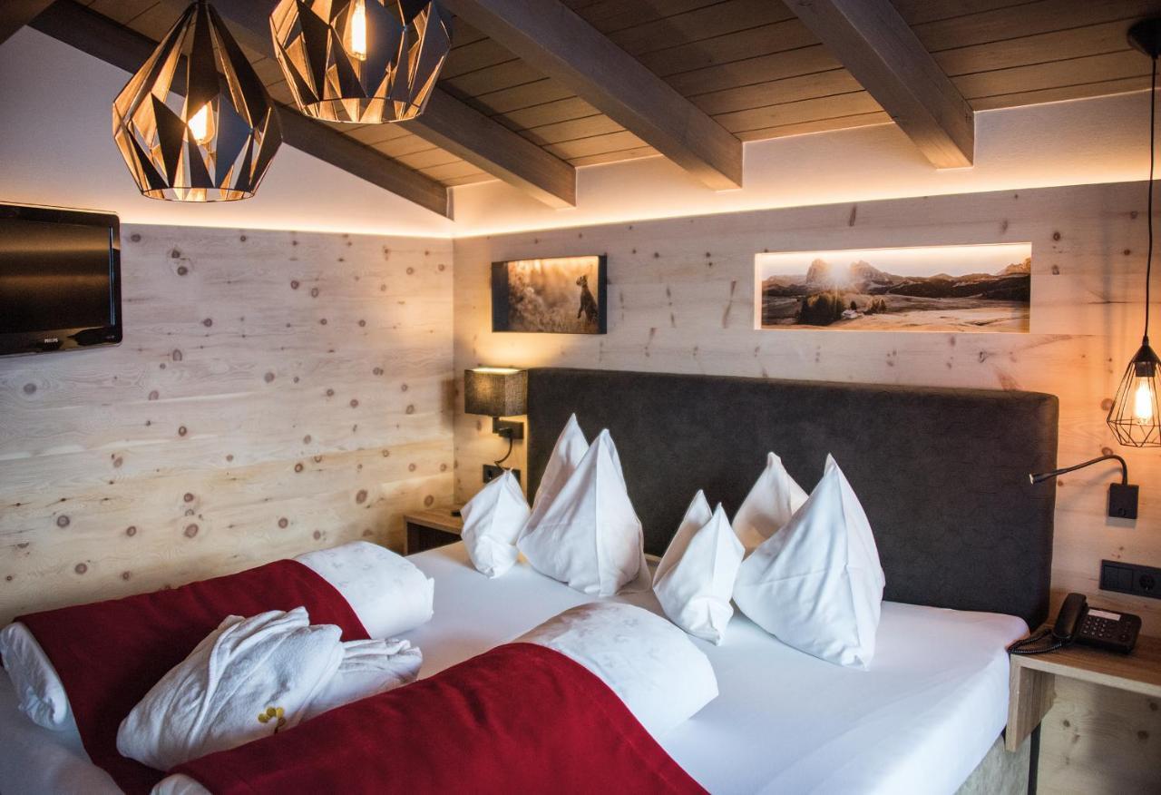 Hotel Goldknopf Alpe Di Siusi Eksteriør billede